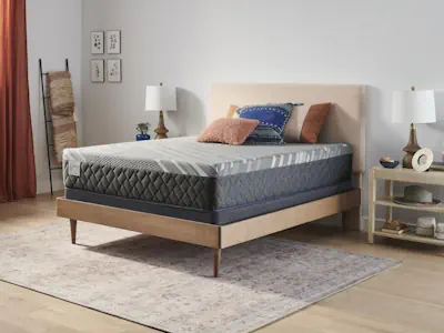 Sealy Posturepedic hybrid mattress image